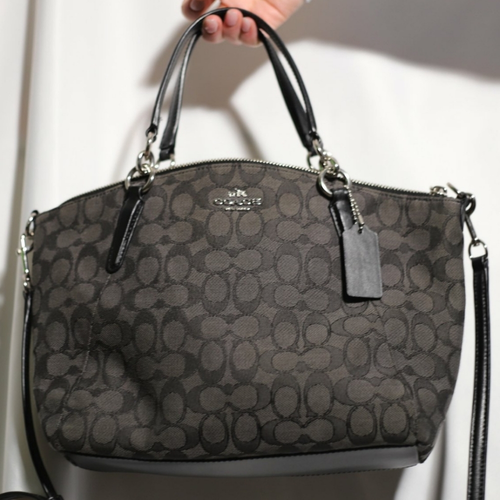 Coach Logo Shoulder Bag